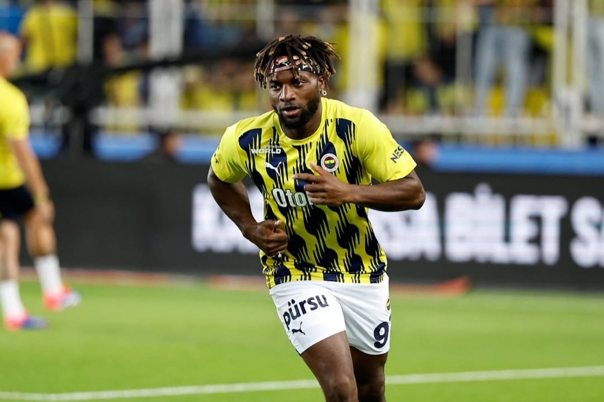 Ex-Newcastle acusa racismo contra filhos e pede respeito; confira