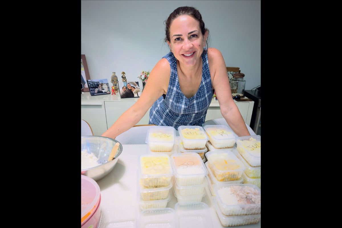 Ex 1ª dama acusada por amante de prefeito vende marmitas após demissão