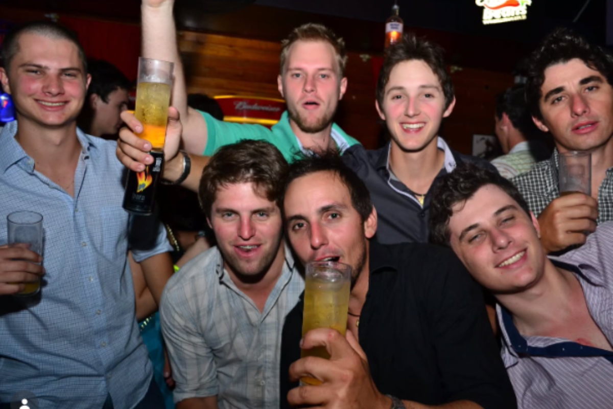 Boate Kiss: sobrevivente revela foto 10 minutos antes de tragédia