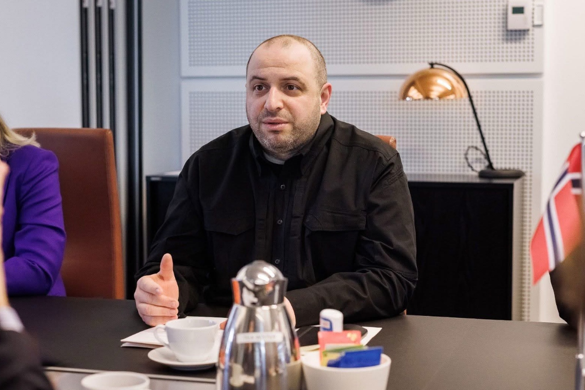 Ucrânia fala em "paz duradoura" após 1ª reunião com EUA e Rússia