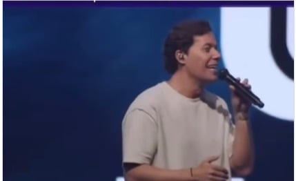 André Valadão anuncia o fim da “taxa de batismo” e encerra cobrança que gerou polêmica entre fiéis