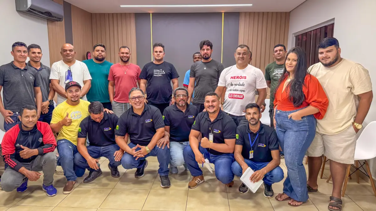 Candidatos à CNH podem escolher instrutor autônomo credenciado, orienta associação