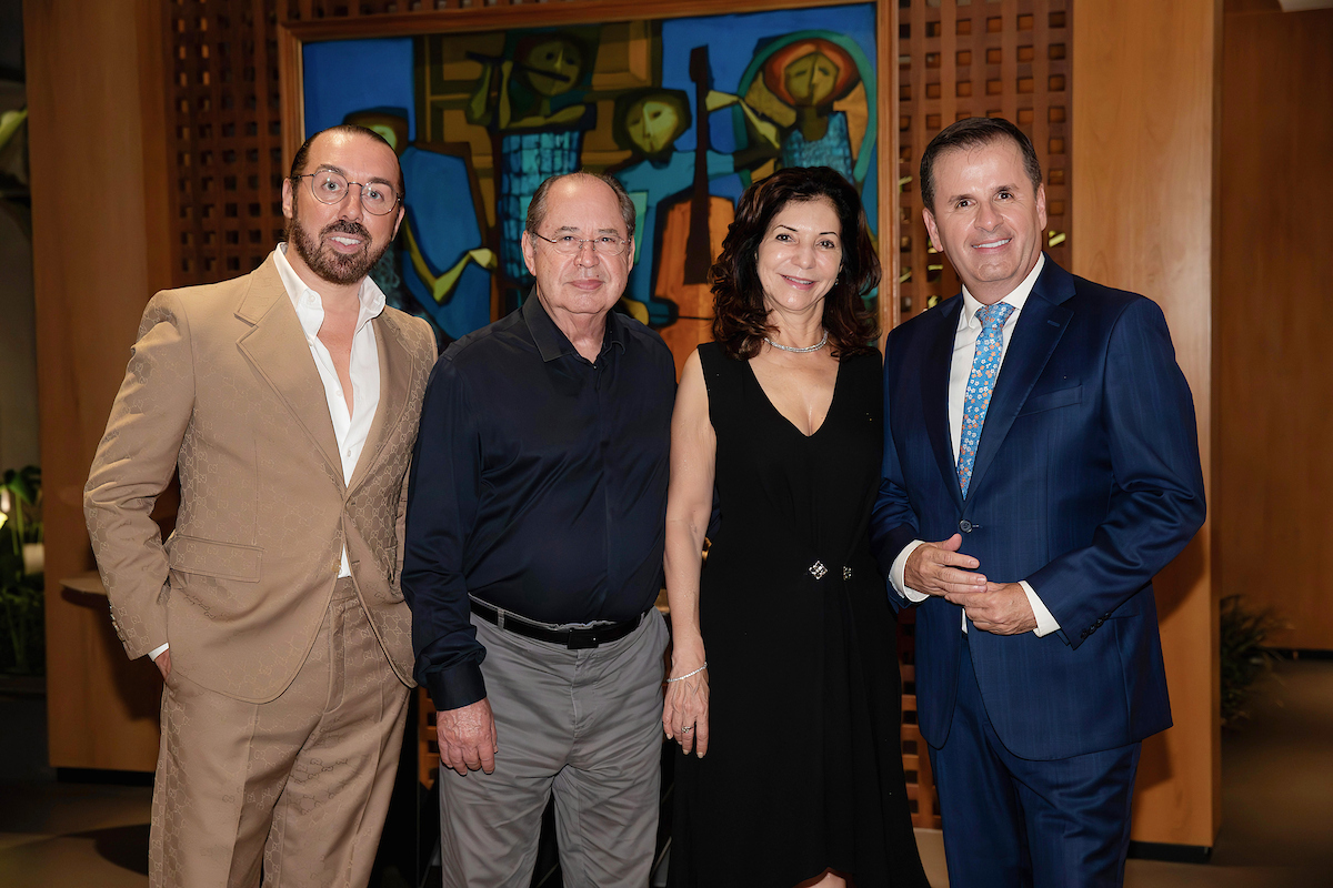 Vera Carla e Eustáquio Silveira celebram amigos em jantar intimista