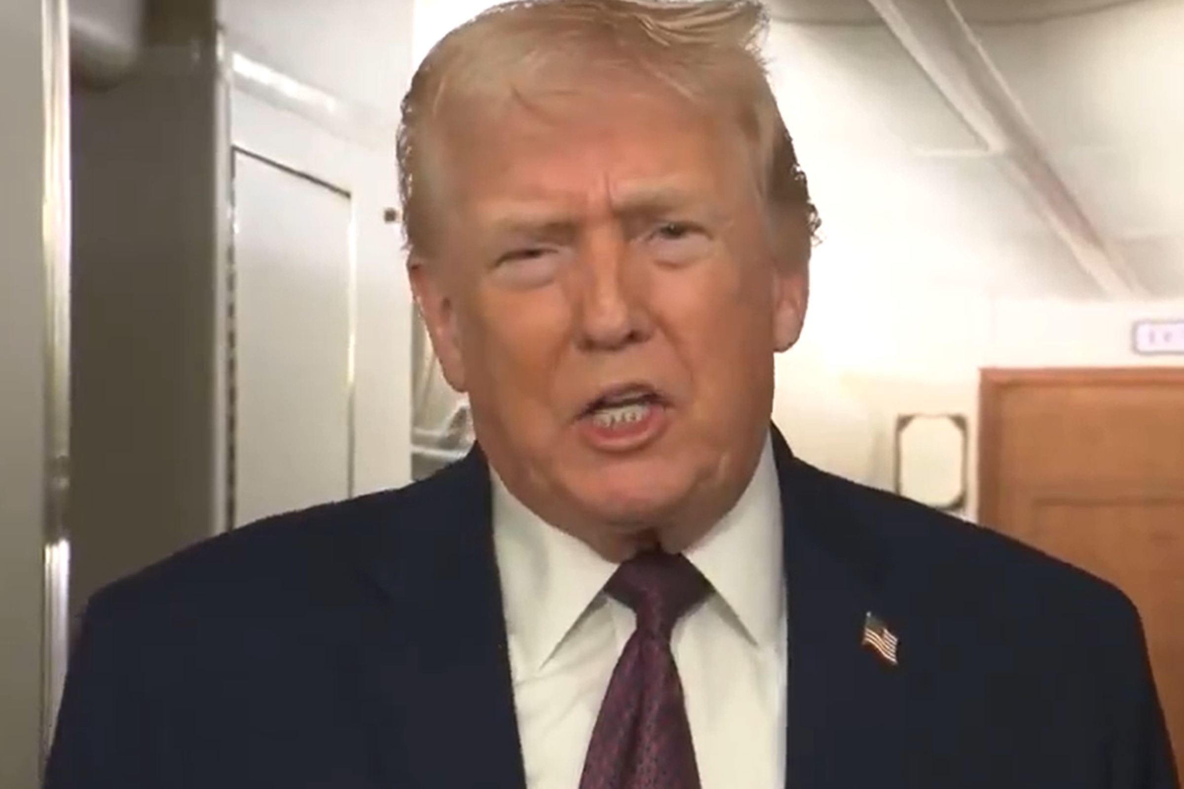 Trump e a caneta sem tinta
