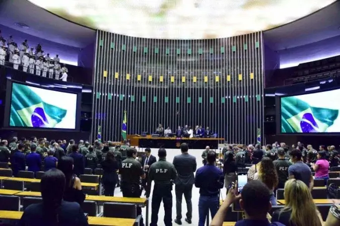 Salário de R$ 21 mil: inscrições para concurso da Câmara terminam hoje