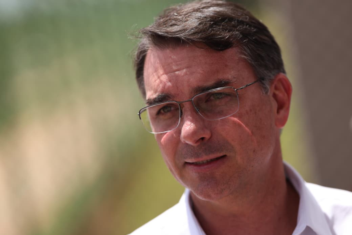 Justiça derruba suspensão do post de Flávio sobre "Partidos dos Traficantes"