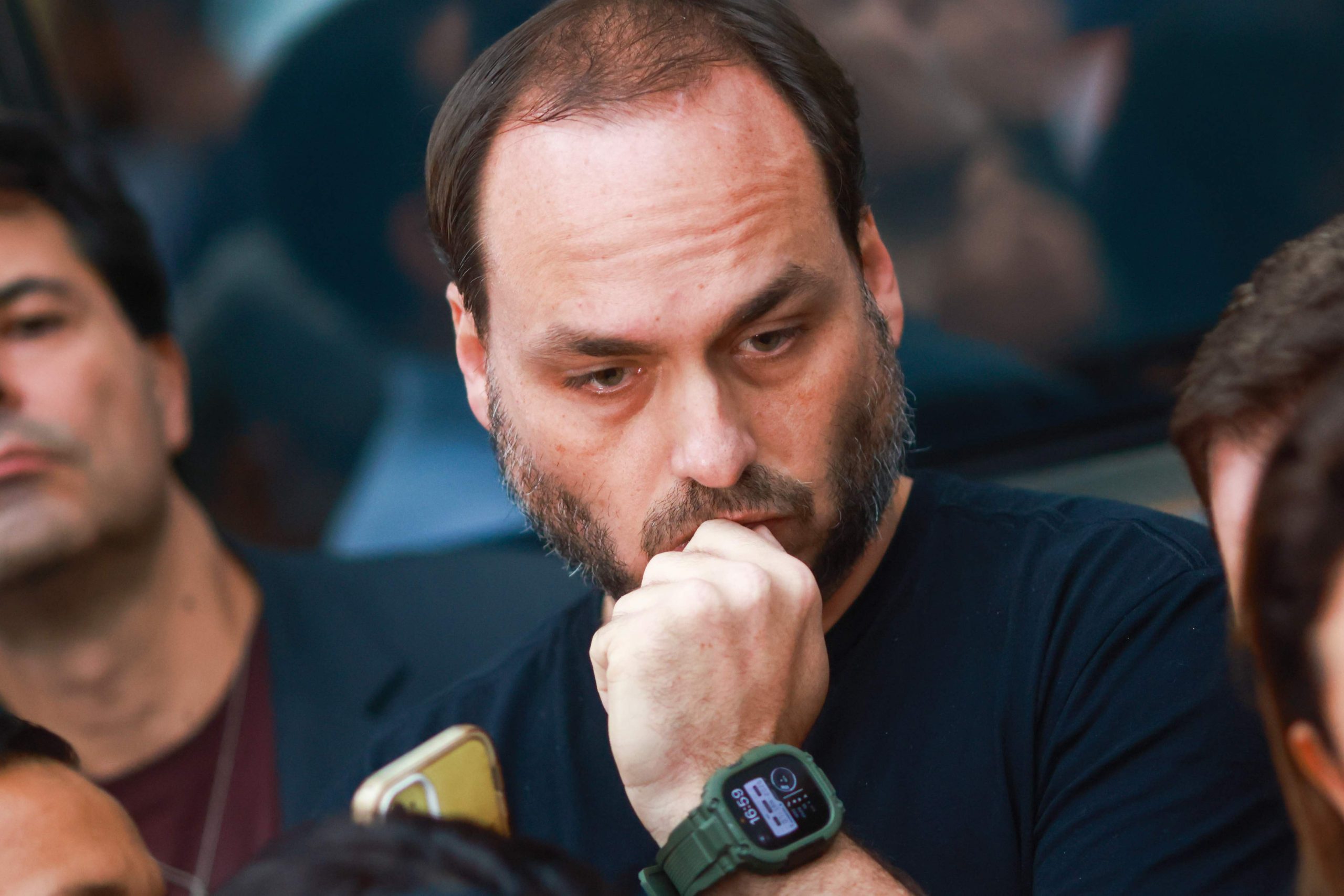 Carlos reage após Valdemar dizer que não é só Bolsonaro que decide no PL