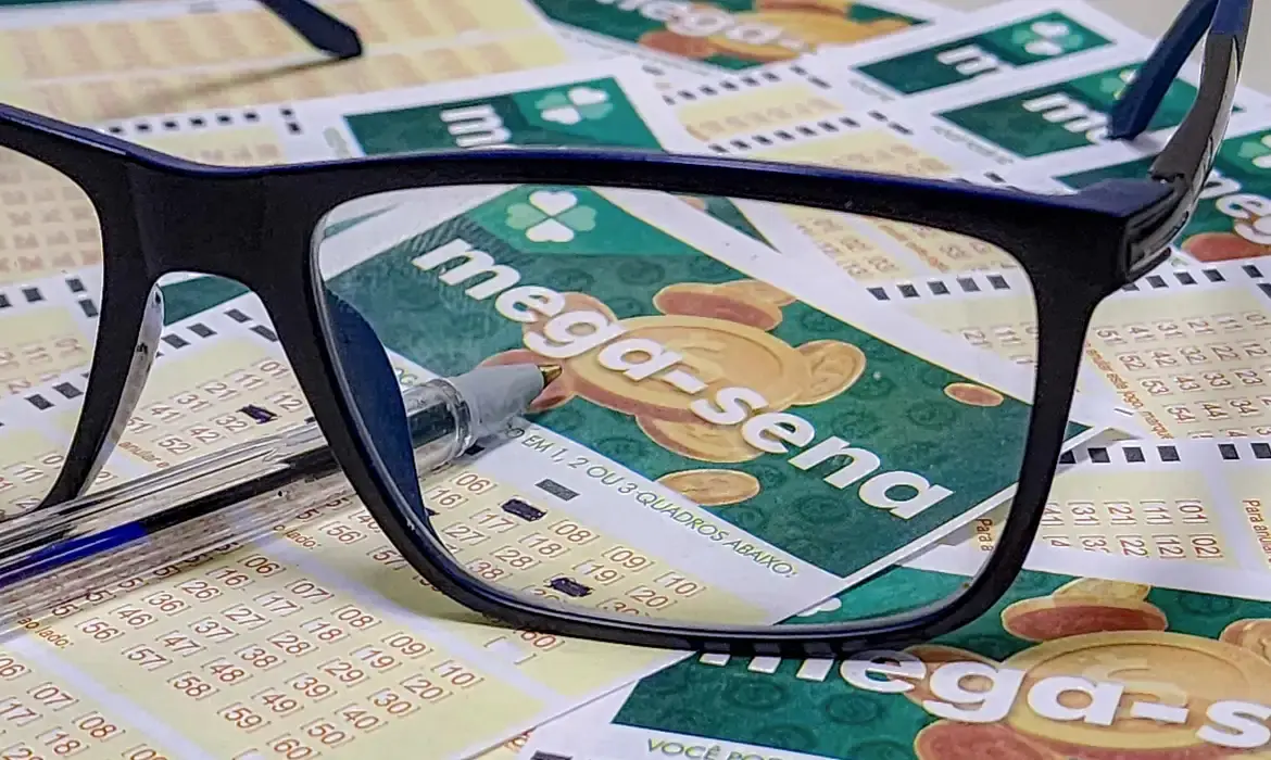 Mega-Sena sorteia nesta quinta prêmio acumulado em R$ 130 milhões