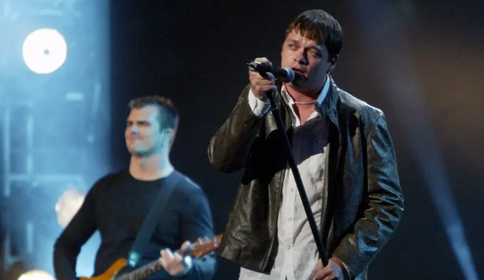 Morre Brad Arnold, vocalista do 3 Doors Down, aos 47 anos