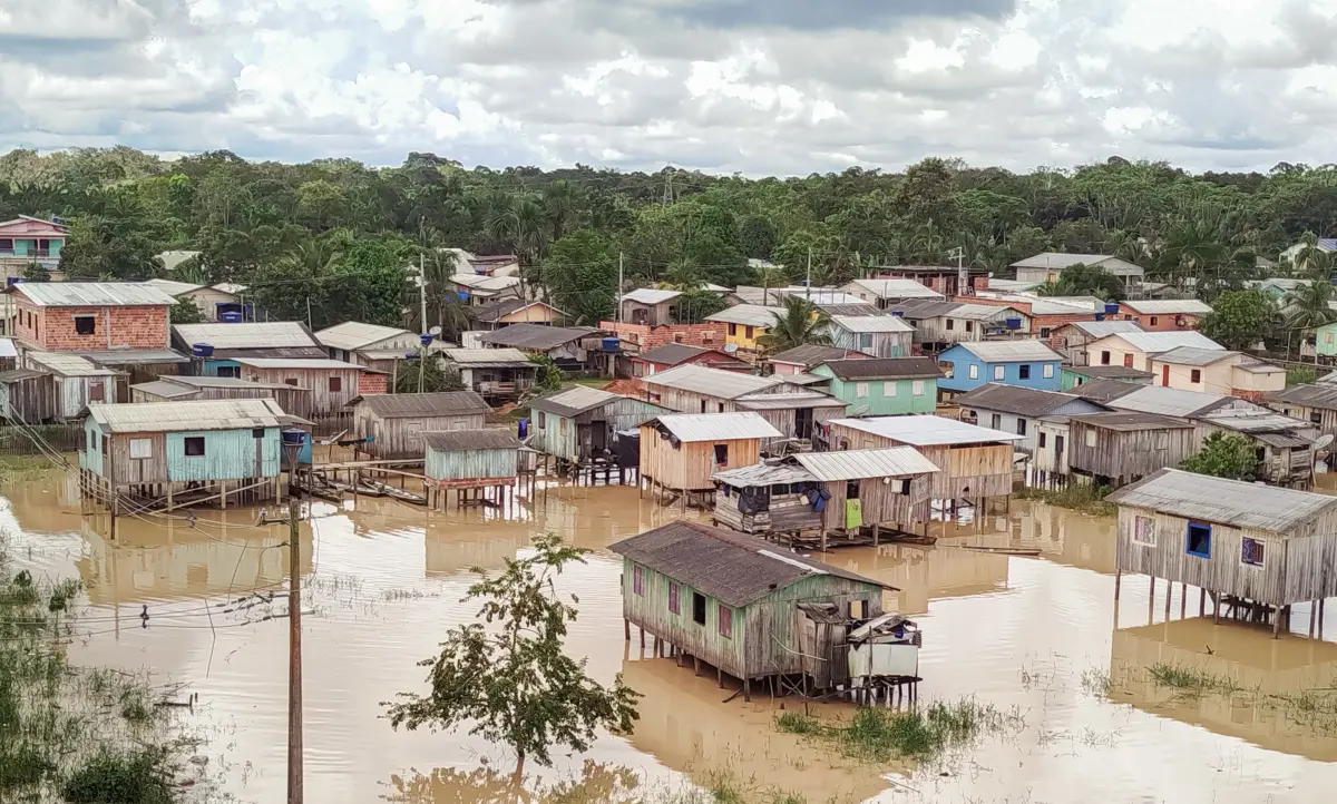 Rio Juruá já alcança 17 bairros e comunidades rurais de Cruzeiro do Sul