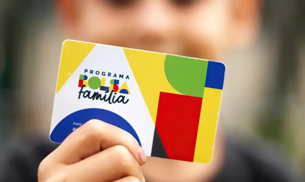 Decreto cria comitê intersetorial para gestão do Bolsa Família na capital