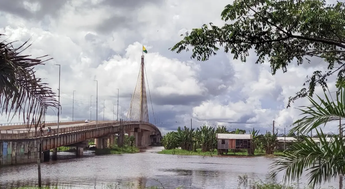 Nível do Rio Juruá volta a transbordar em Cruzeiro do Sul