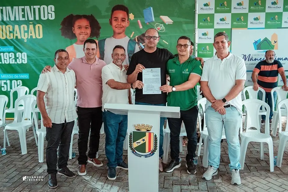 Mâncio Lima e Governo do Acre assinam ordens de serviço e entregam obras de mais de R$ 6 milhões