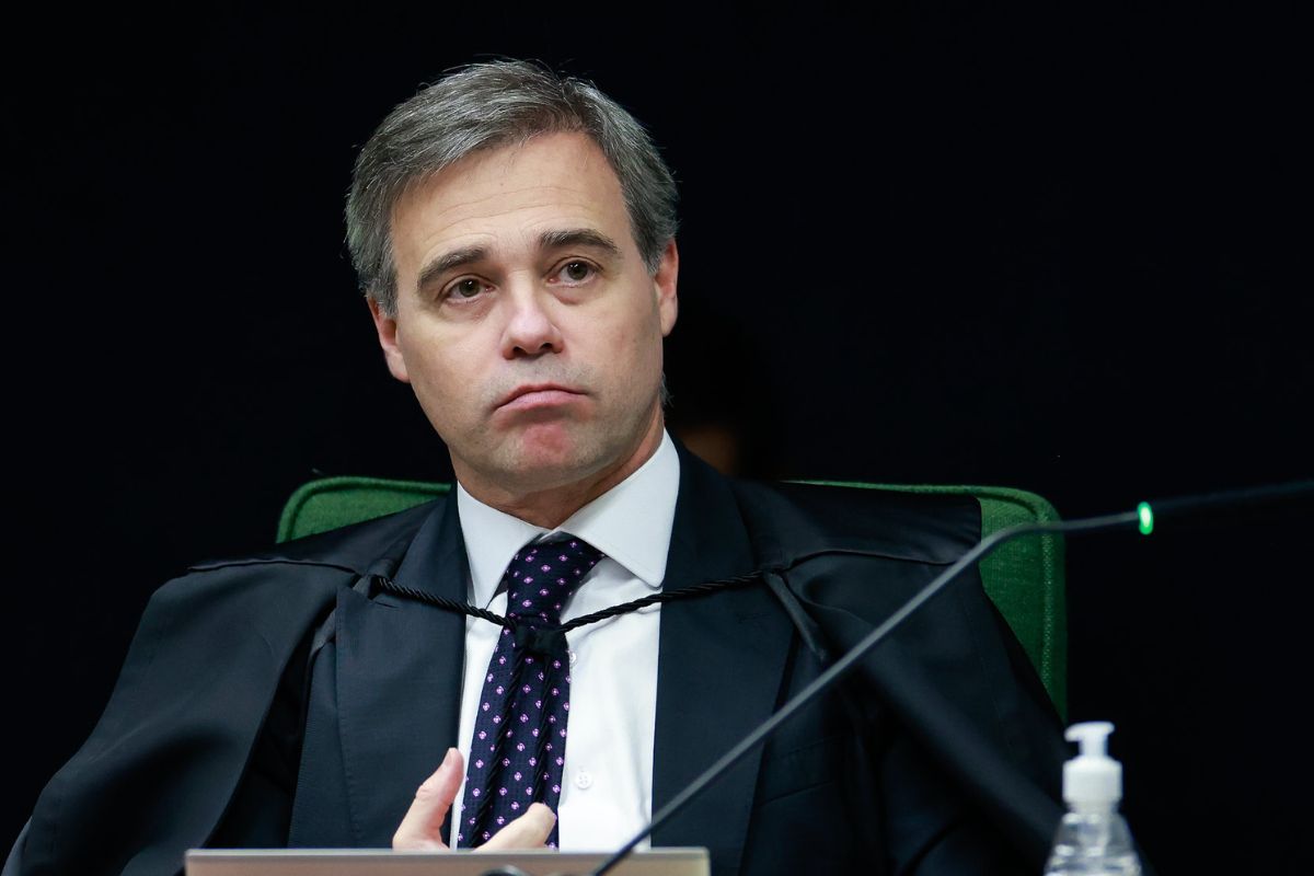 Mendonça se reúne nesta 2ª com PF, que levará relatório do Caso Master