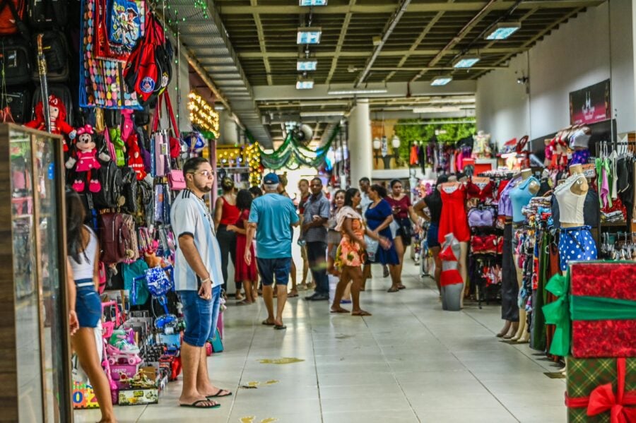 Metade da população de 14 anos ou mais no Acre estava empregada em 2025