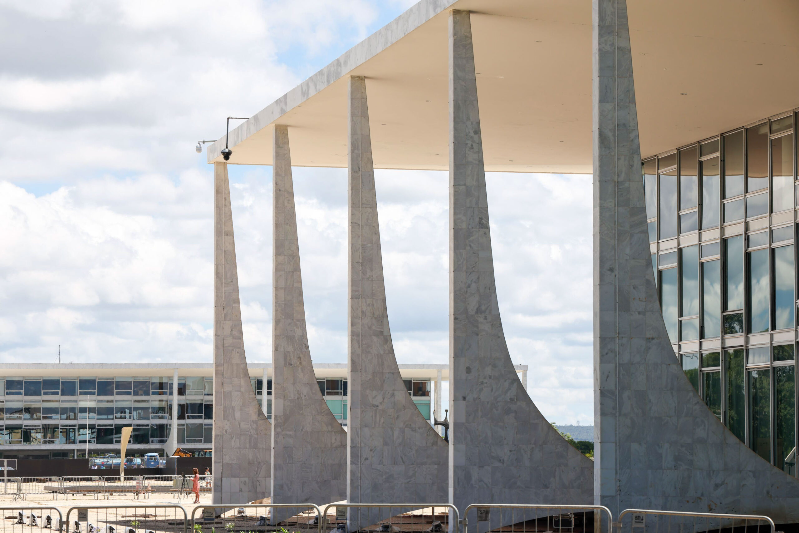 STF volta do recesso e retoma trabalhos nesta segunda. Siga no YouTube