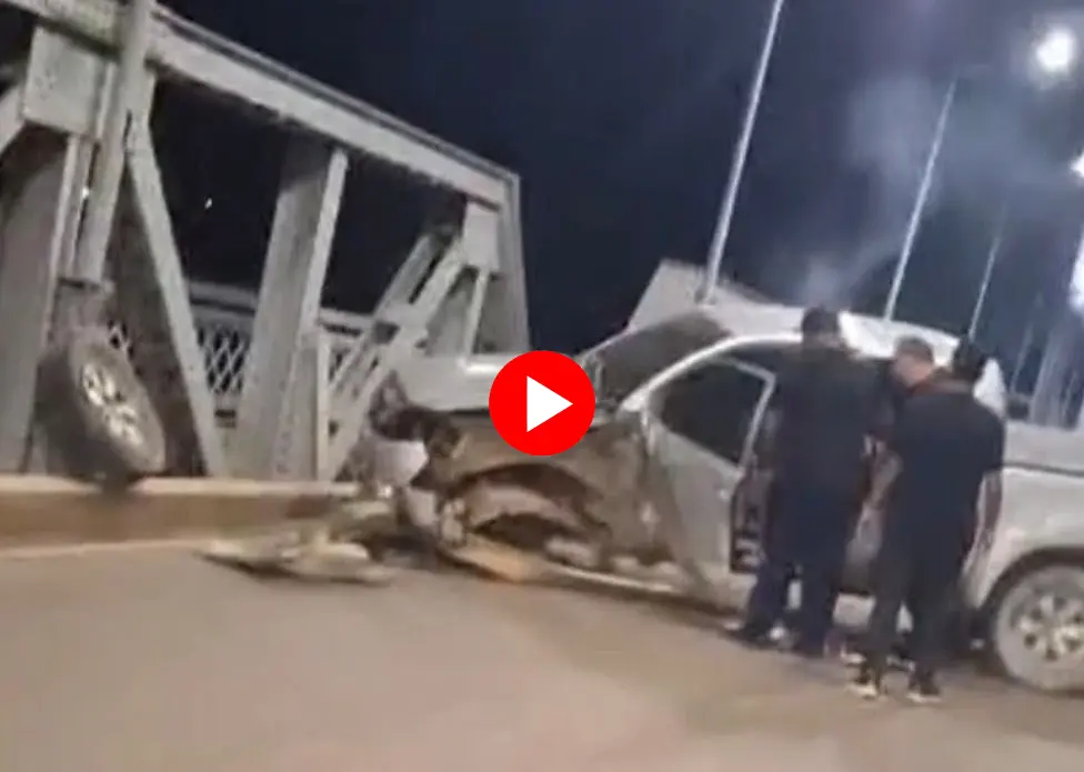 Caminhonete é abandonada após acidente na ponte JK de Rio Branco