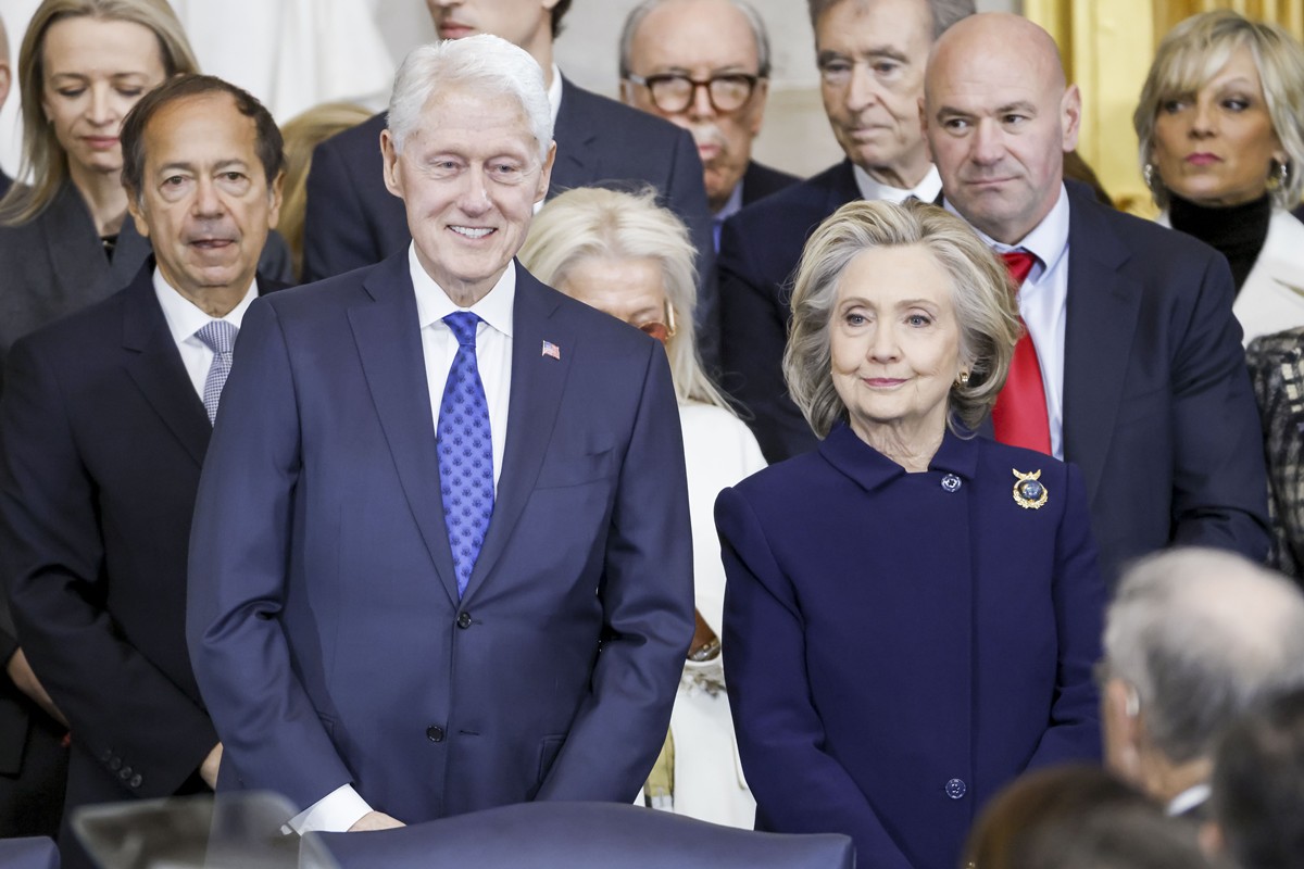 Hillary diz a comitê que Bill Clinton não sabia dos crimes de Epstein