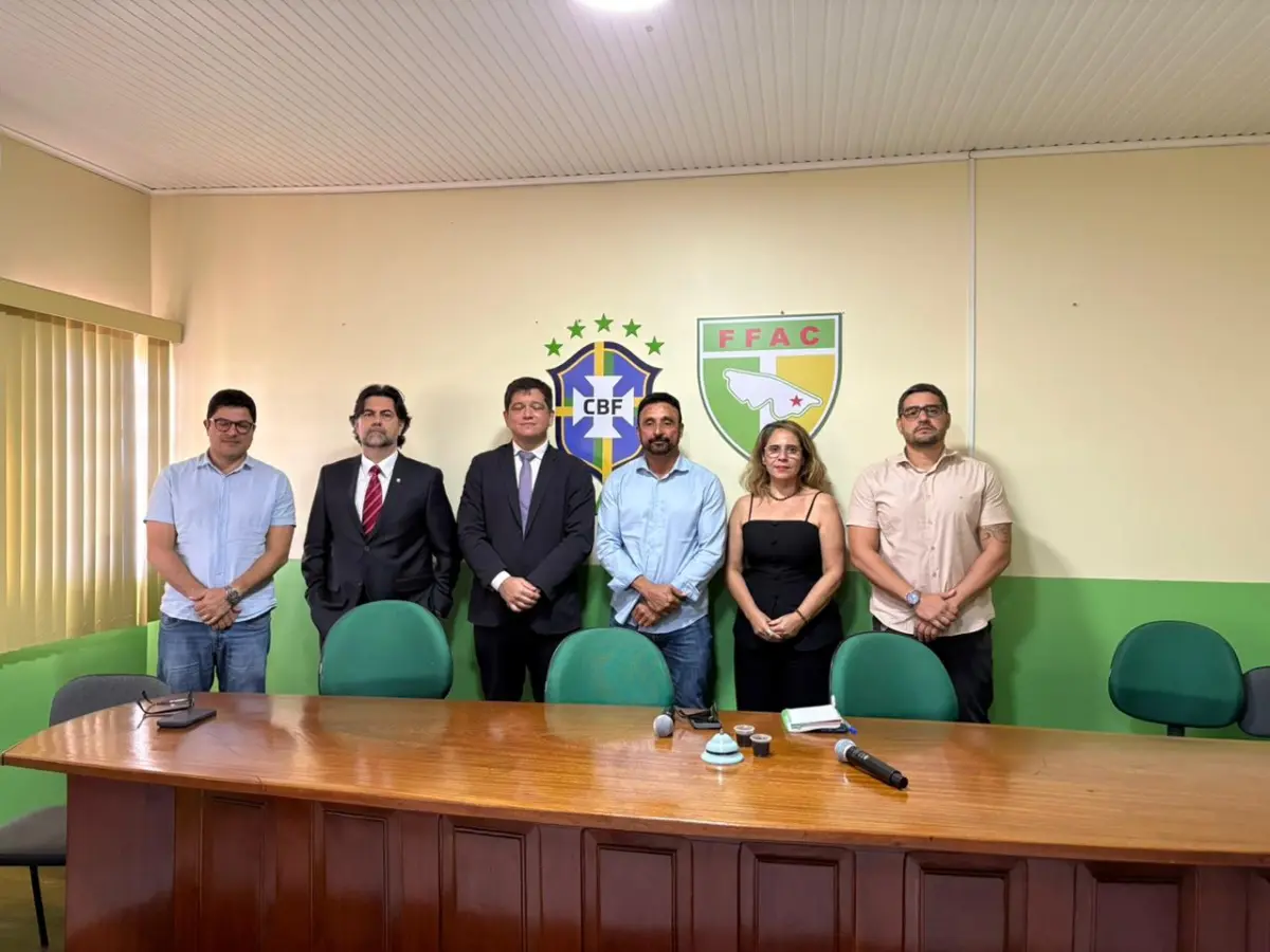 Governo se reúne com Federação Acreana de Futebol para ações educativas