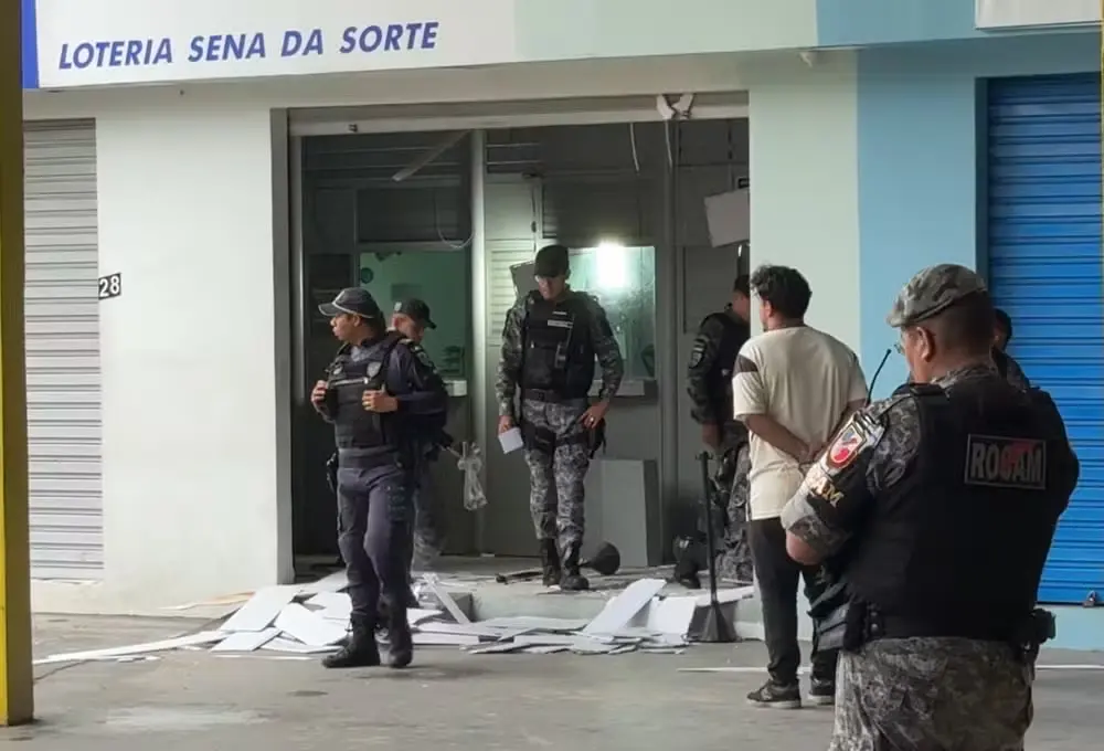 Câmeras registram explosão de casa lotérica durante assalto em Manaus