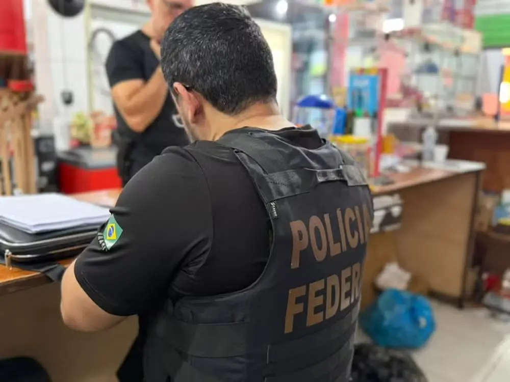 PF prende 7 pessoas contra tráfico e lavagem de dinheiro no Amazonas