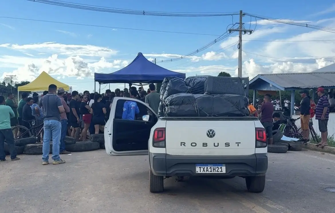 Protesto mantém BR-364 fechada há mais de 48 horas em Feijó