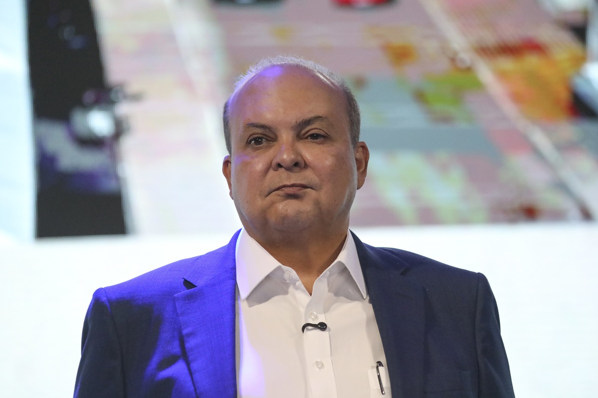 Após PL anunciar chapa pura, Ibaneis diz que mantém candidatura e tenta palanque único