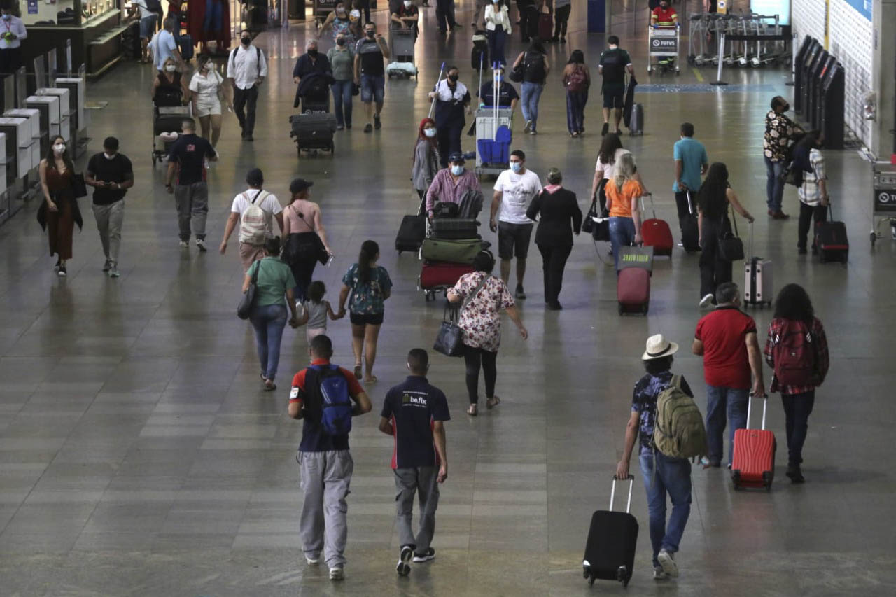 Carnaval levou 2,1 milhões de passageiros aos aeroportos, diz governo