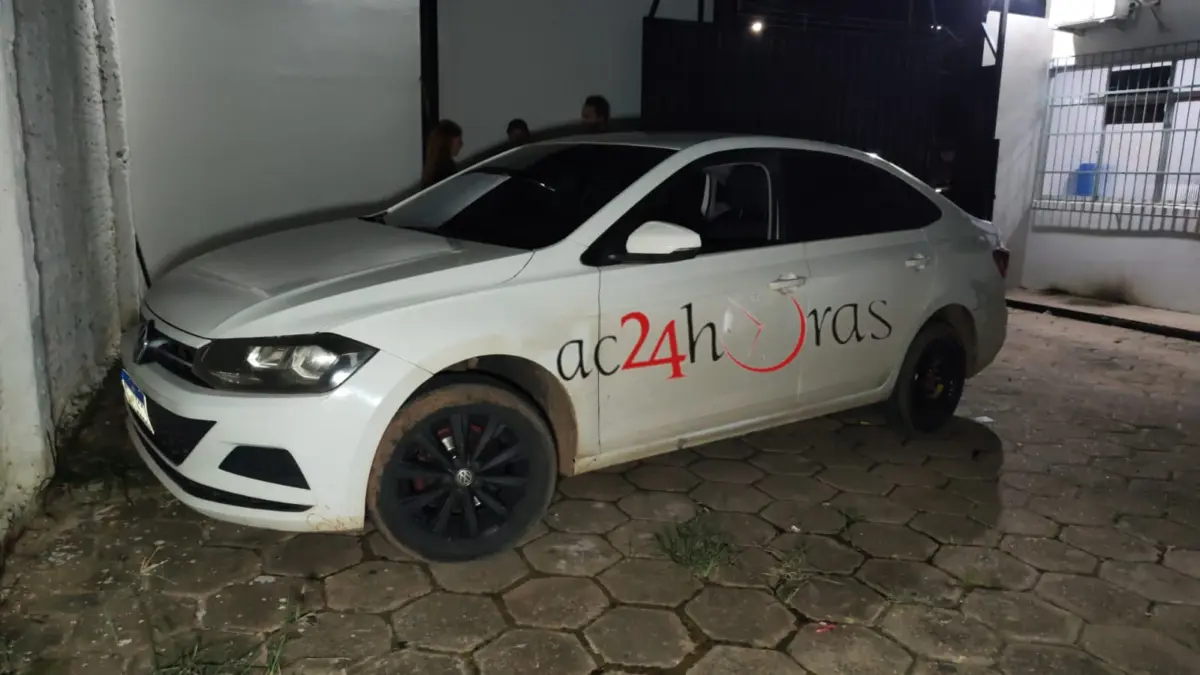 Motorista de aplicativo tem veículo roubado por criminosos na capital