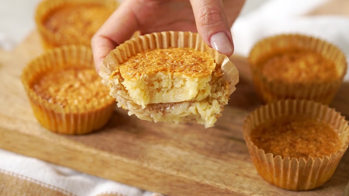 Bolo queijadinha de liquidificador: cremoso, suculento e irresistível