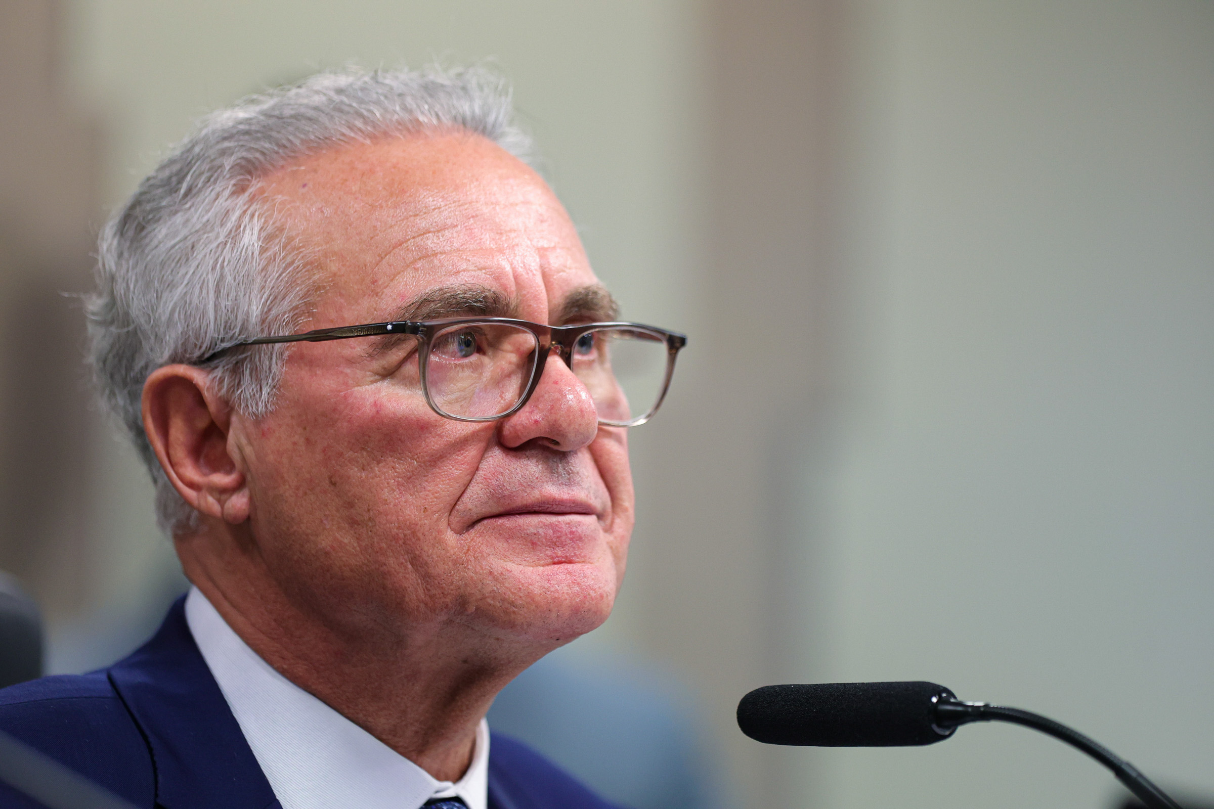 Aliados de Alcolumbre desconfiam da intenção de Renan ao ouvir Vorcaro