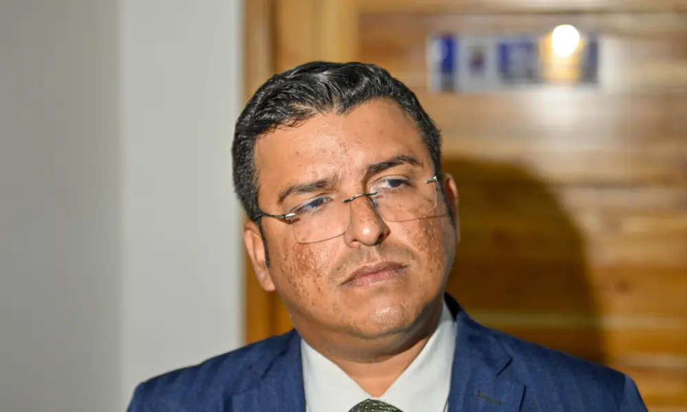 Vereador de Rio Branco, Aiache acumula salários de parlamentar e servidor do Governo