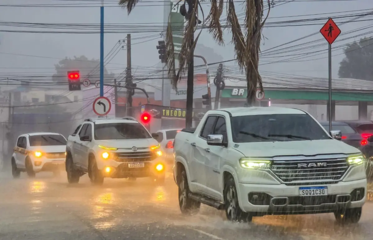 Acre entra em aviso de perigo potencial por chuvas e ventos de até 60 km/h