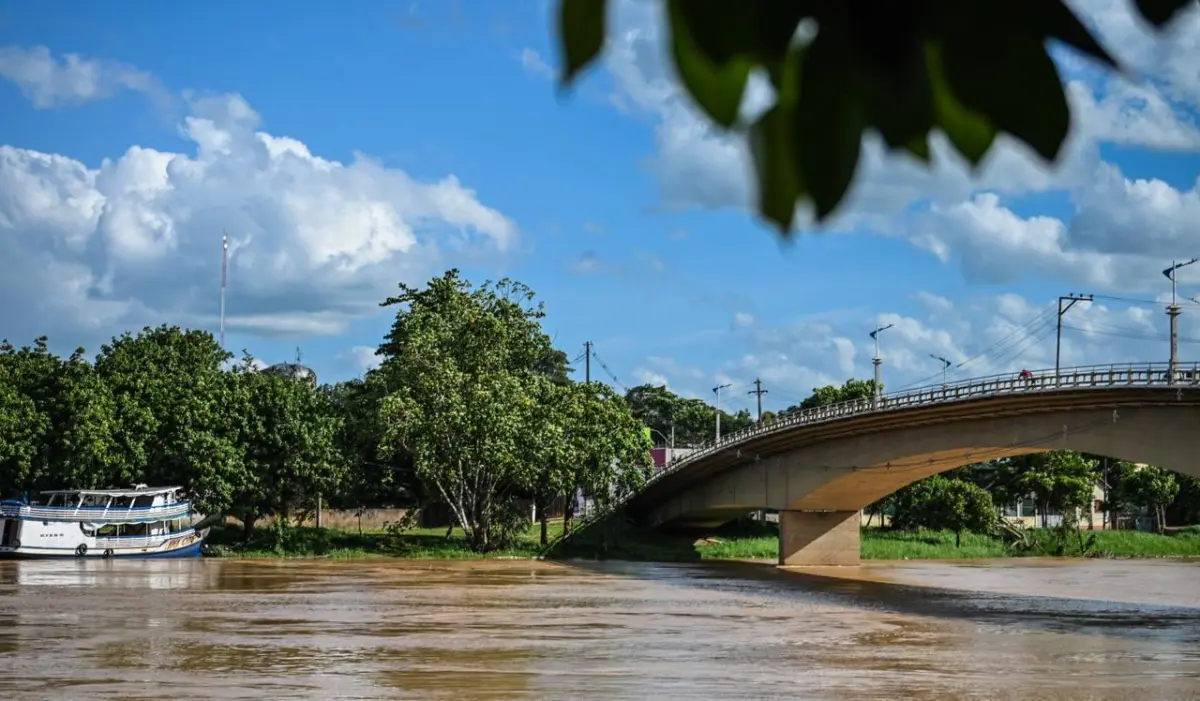 Rio Acre marca 8,47 metros e segue abaixo da cota de alerta