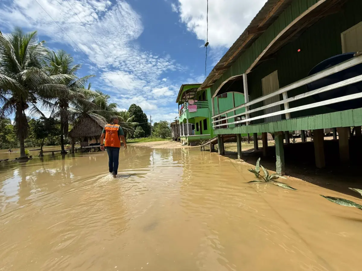 Rio Envira ultrapassa cota de alerta em Feijó e Defesa Civil reforça monitoramento