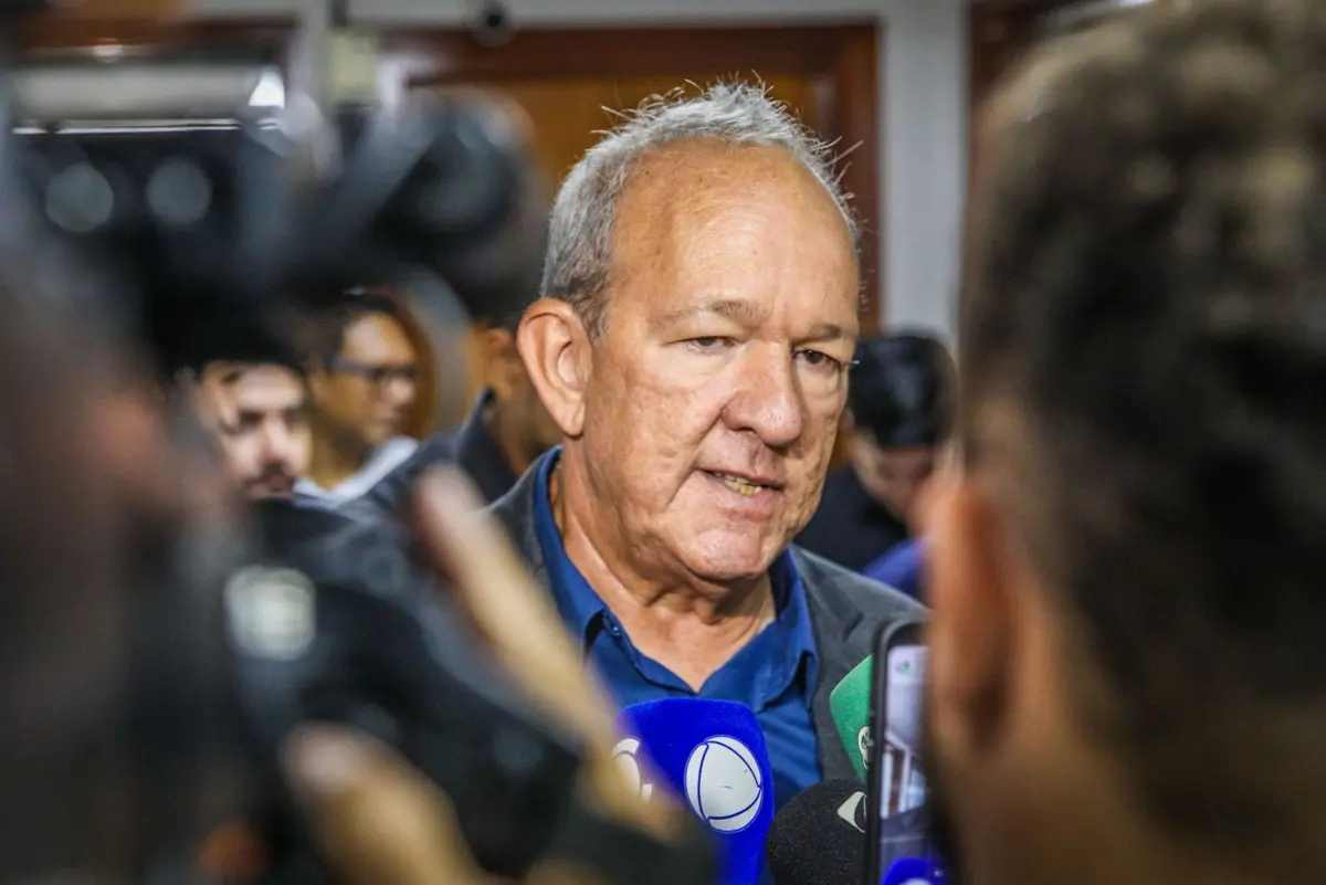 Calixto vê “viés político” em protestos sobre Hospital de Feijó e atribui atrasos à Caixa
