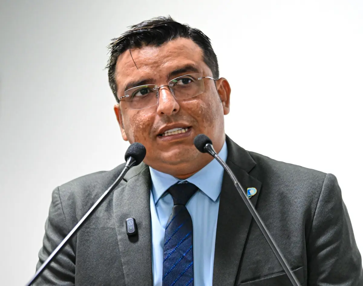 Aiache cobra Mesa Diretora por falta de publicação de cessão e nega irregularidade