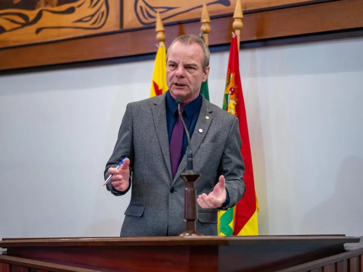 Governo regulamenta projeto de Pedro Longo com foco no combate à corrupção