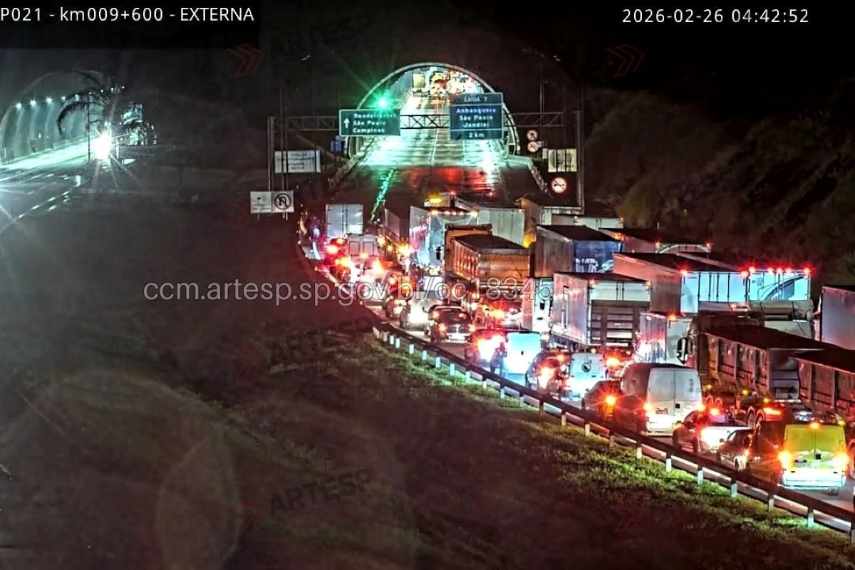 Trecho do Rodoanel é bloqueado após derramamento de carga de trigo