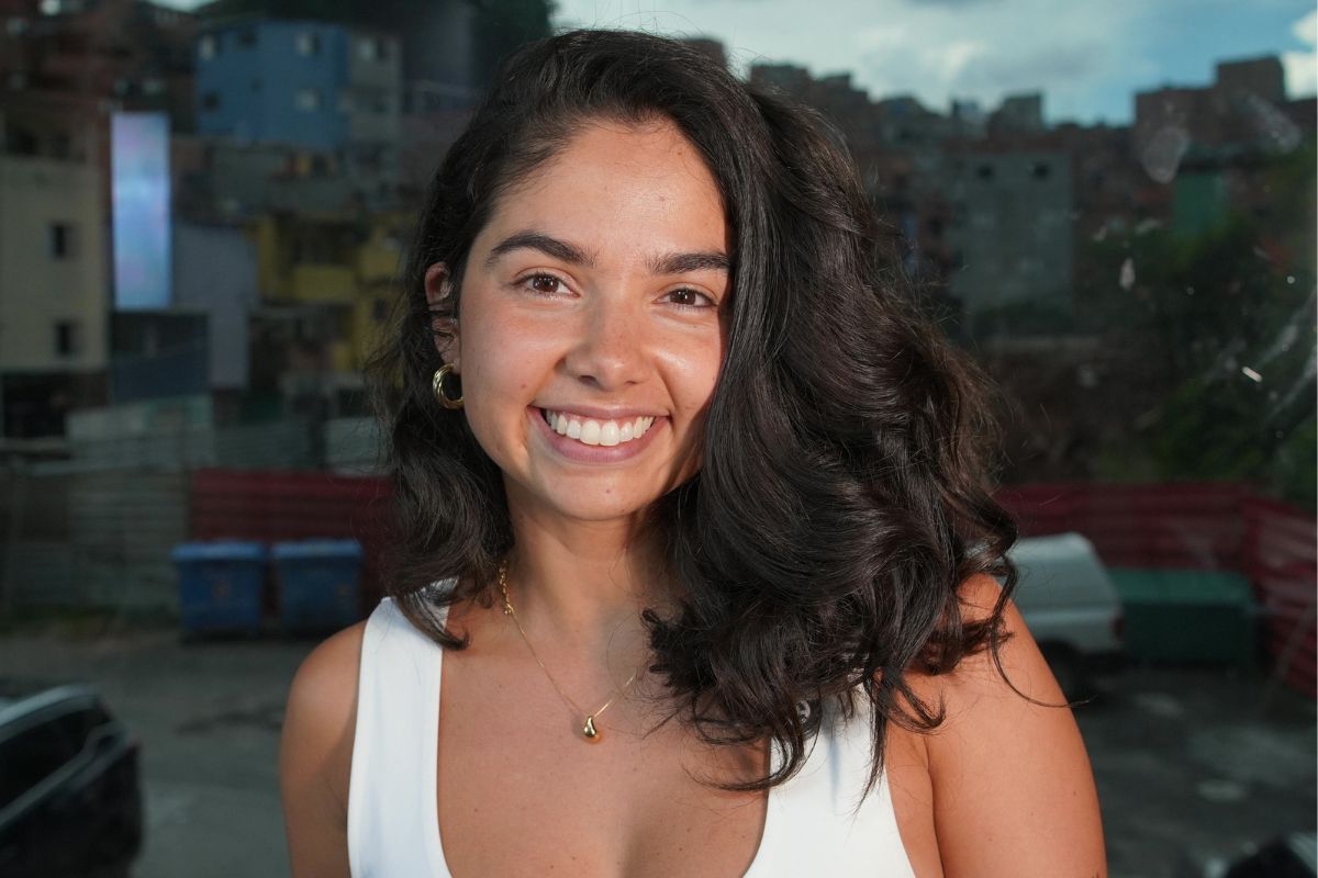 Atriz quer deixar marca "além do CNPJ" com curso de atuação em favela