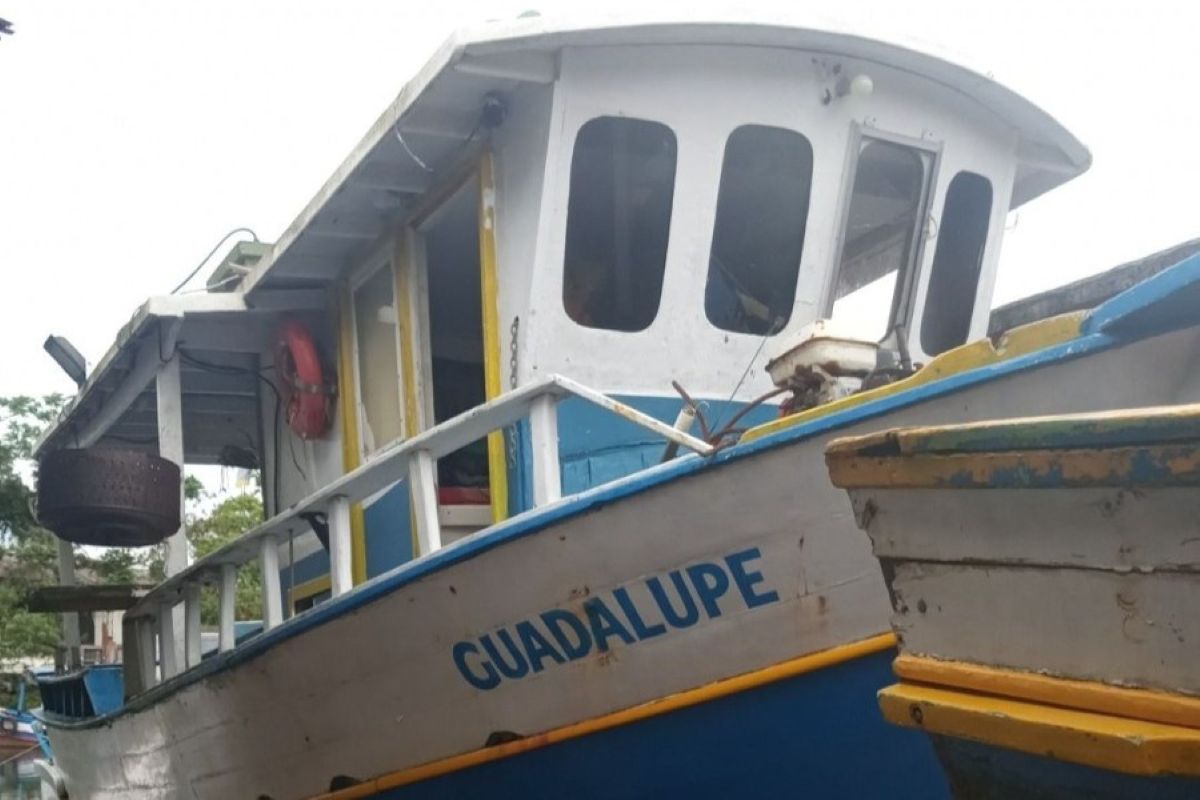 Embarcação naufraga e mata 2 em noite de fortes chuvas em Ubatuba