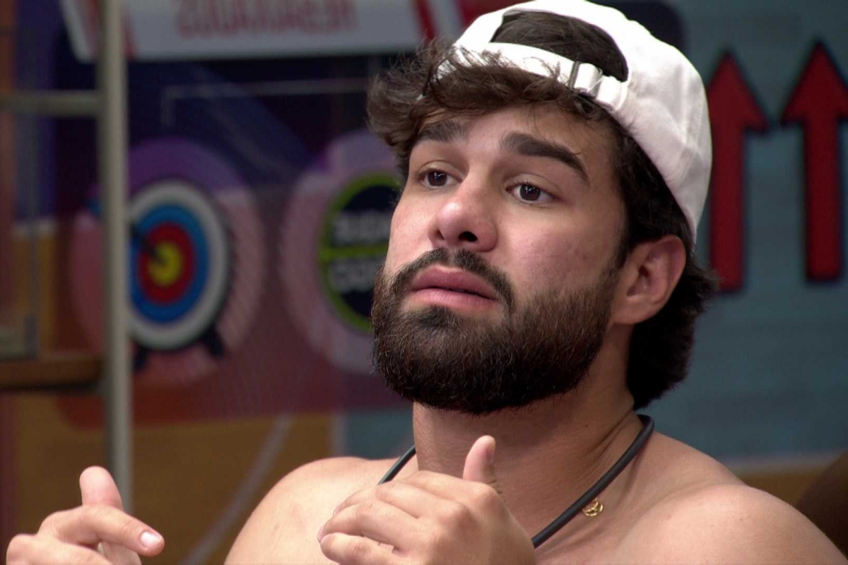 Paulo Augusto zomba de Jonas Sulzbach após ser expulso do BBB 26. Veja o vídeo