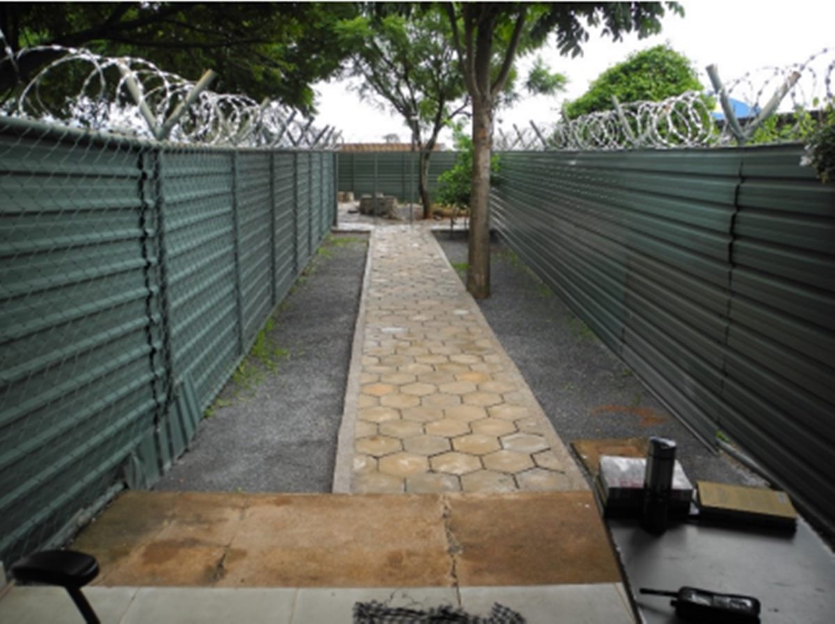 A doce vida de um exterminador do futuro tratado como preso especial