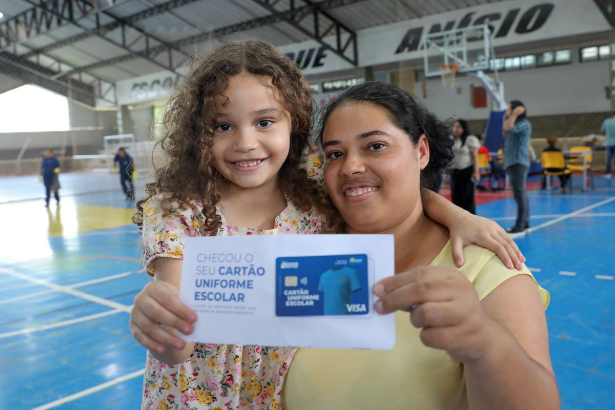 Novo prazo para retirar Cartão Uniforme Escolar começa nesta segunda