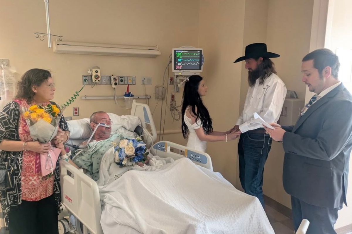 Amor supera tudo: filho se casa em hospital para pai poder participar