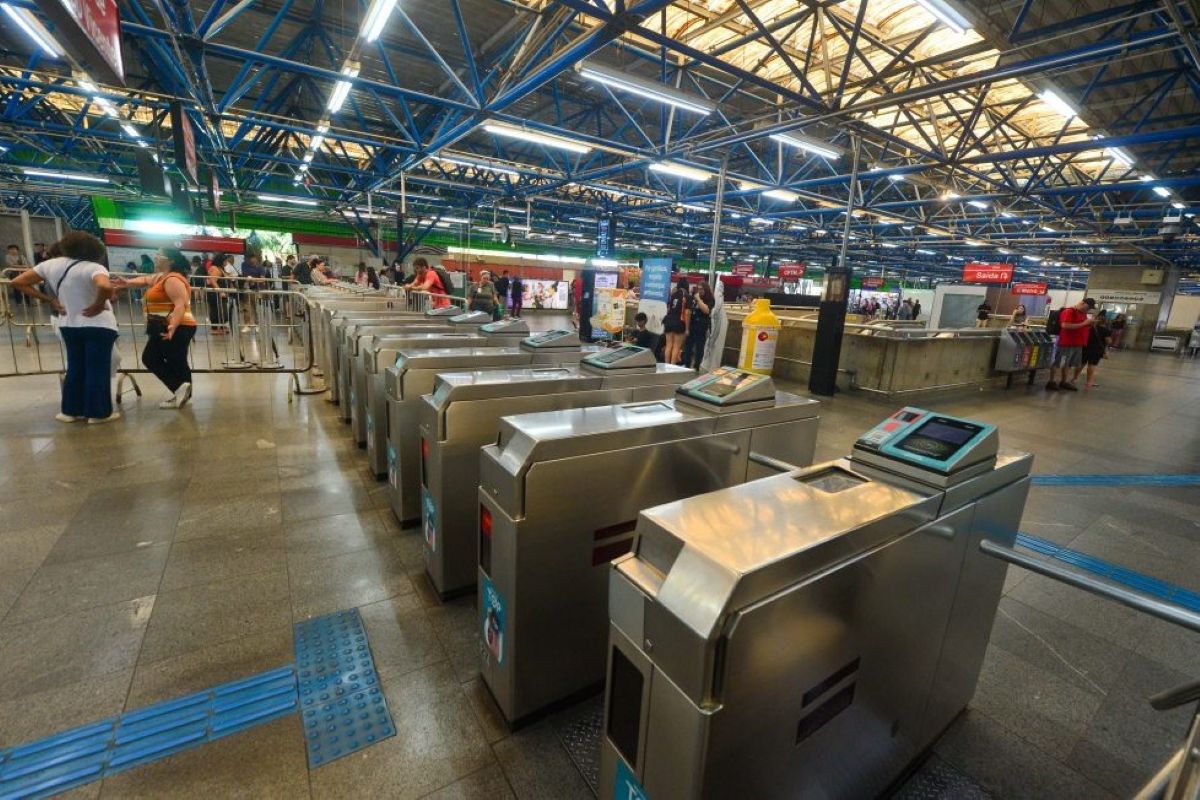 Mais 4 estações da CPTM receberão pagamento por aproximação de cartão