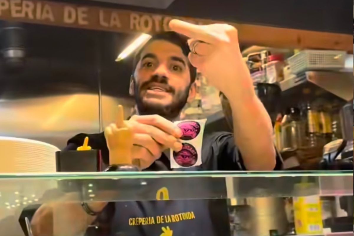 Creperia viraliza ao “insultar” clientes em tom de humor