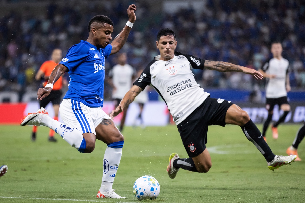 Brasileirão: Cruzeiro e Corinthians empatam em 1 x 1 no Mineirão