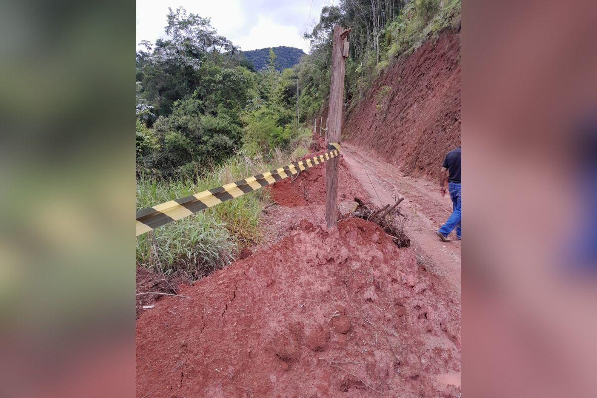Chuvas provocam deslizamentos de terra no Vale do Paraíba