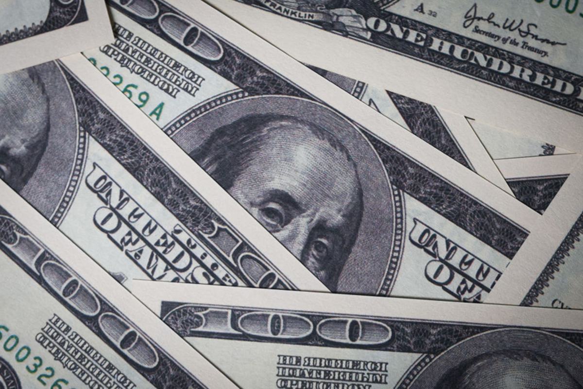 Dólar e Bolsa andam de lado com tensão nas negociações entre EUA e Irã
